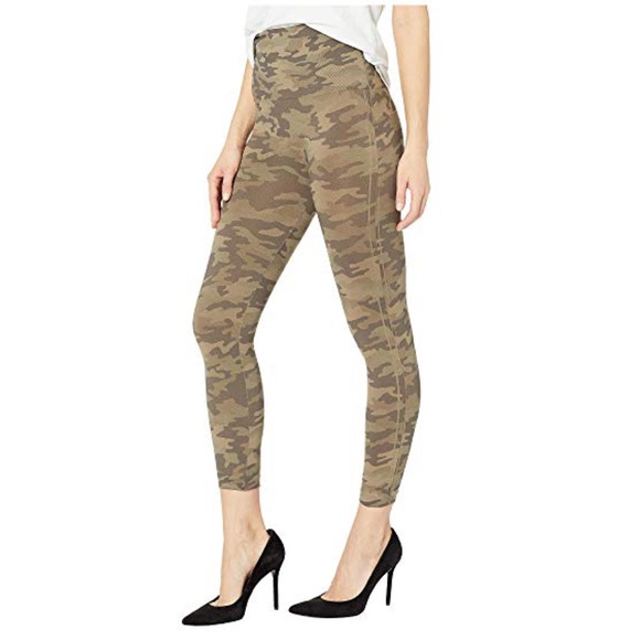 Spanx Seamless Camo Leggings in Desert Sand - Picture 3 of 6